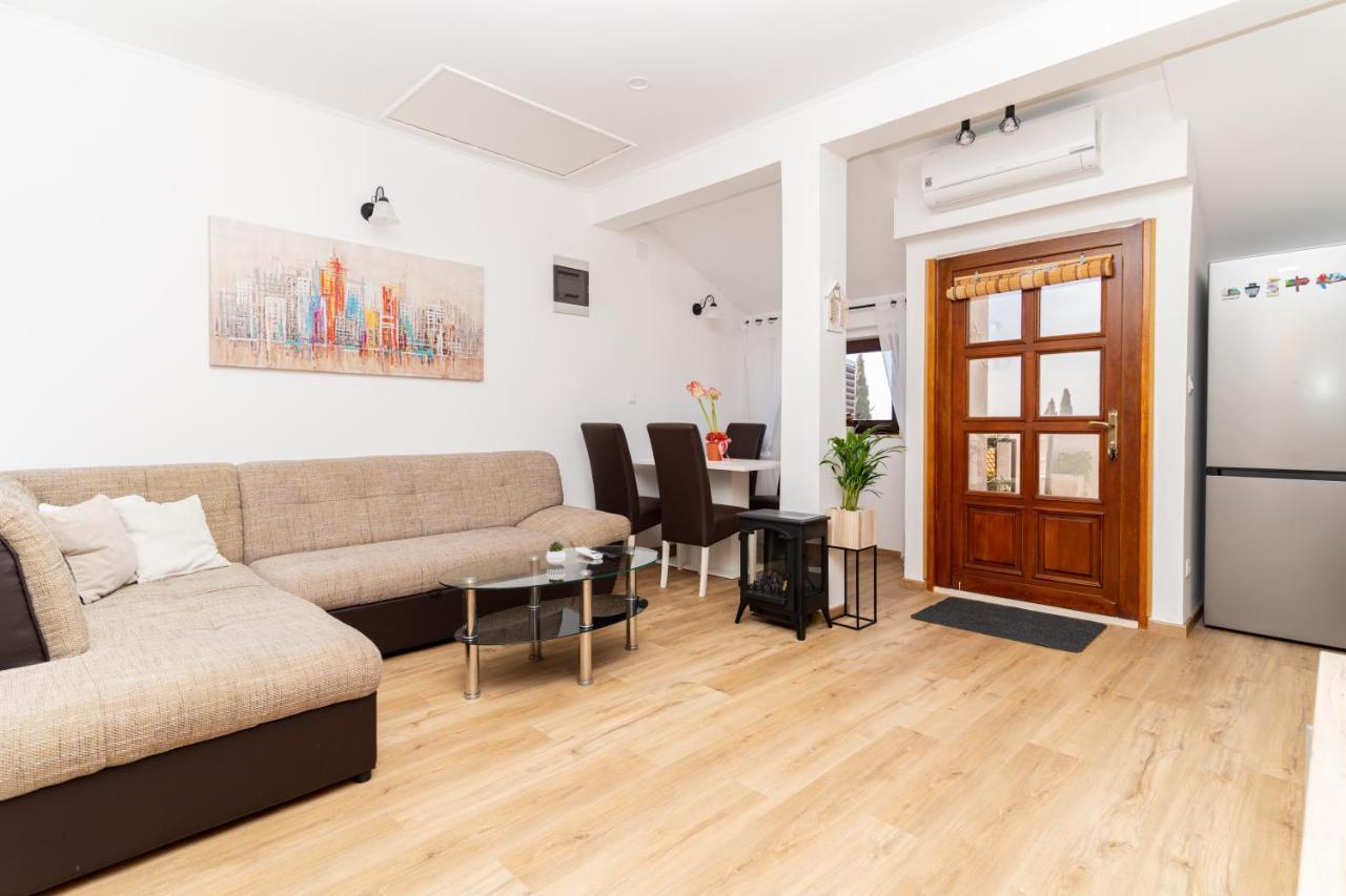 Apartment Gac 챠브타트 외부 사진